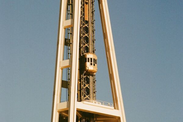 Tour élancée moderne